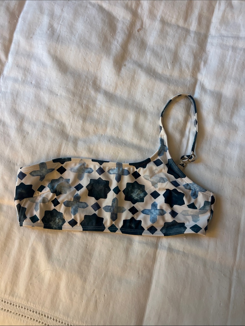 Follow Suit Geometric Blue/Turquoise One Shoulder Bikini Top Size Small